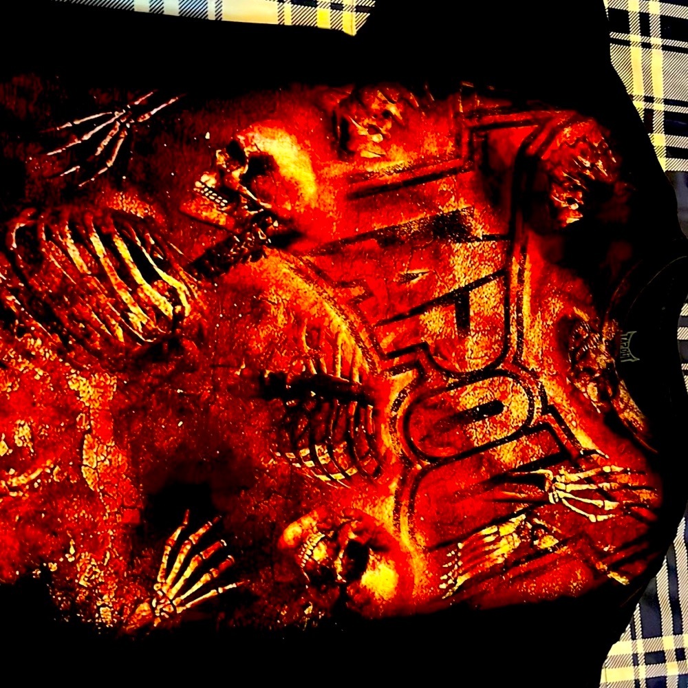 Tapout xl fire shirt